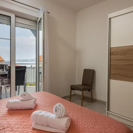 Delight * 特罗吉尔