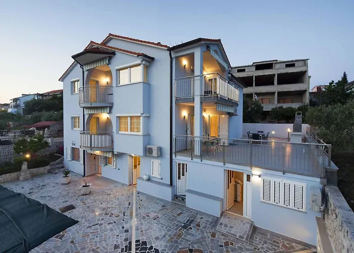 Delight 公寓 特罗吉尔